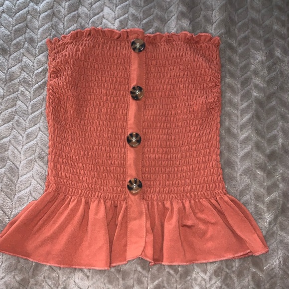 Crop Tops - Picture 3 of 3